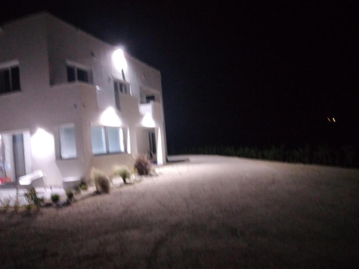 La Dama Bianca Bovo Marina Hotel Montallegro Exterior photo